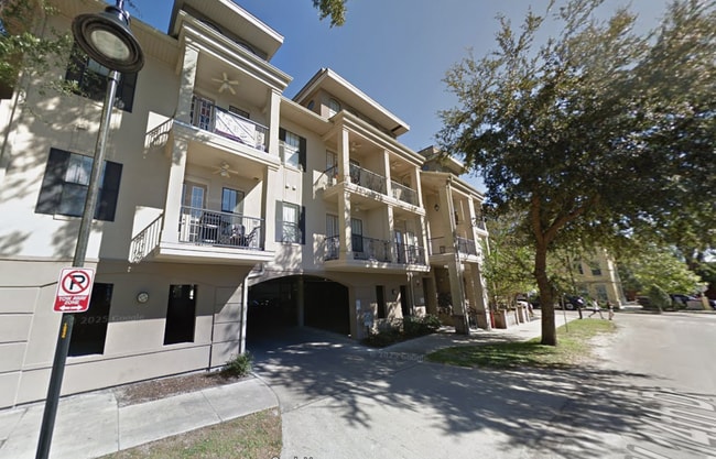 Building Photo - 1418 NW 3rd Ave