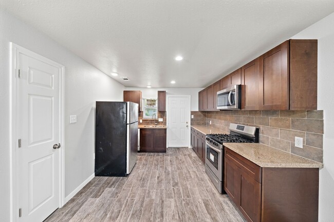 Photo - 5814 Westover St