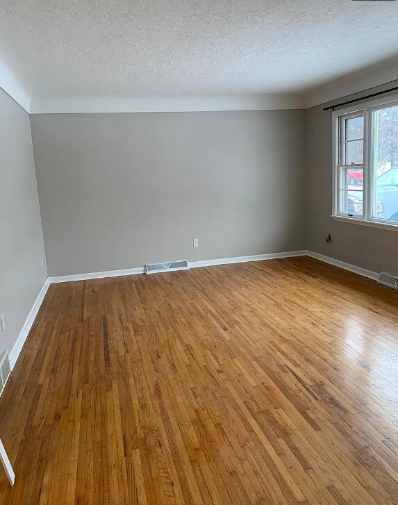 Photo - 402 N Division St