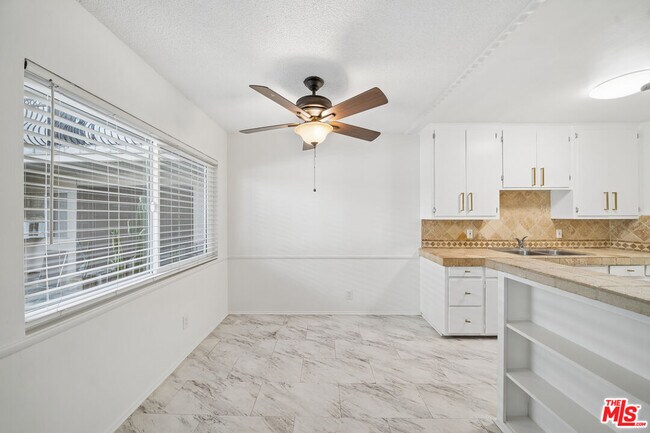 Photo - 7209 Willoughby Ave Unit 2