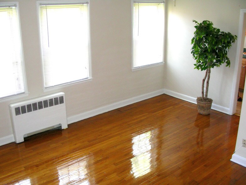 Lochwood Apartments For Rent in Baltimore, MD