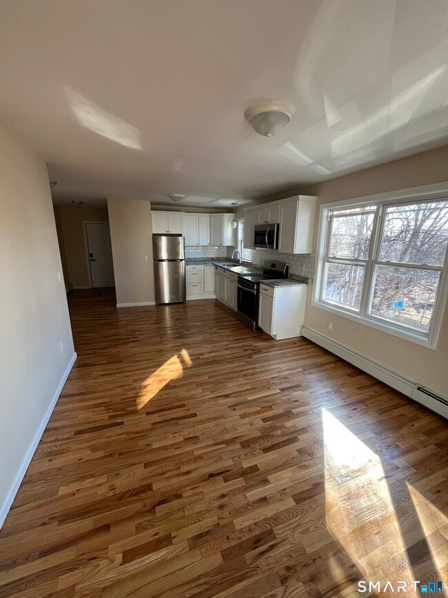 Photo - 412 S Main St