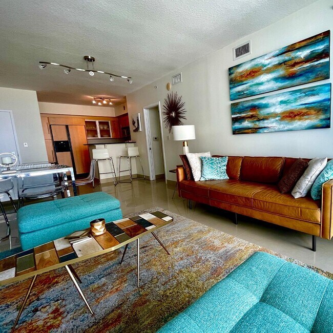 Photo - 335 S Biscayne Blvd Unidad 2200