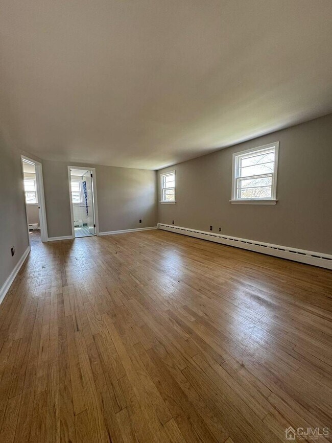 16 Dayton Ave Condo Unit 2 Condo for Rent in Middlesex, NJ