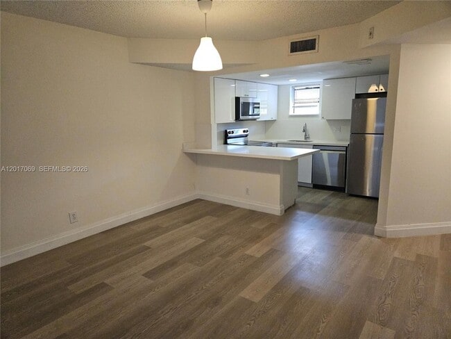 Photo - 8290 Lake Dr Unit 308