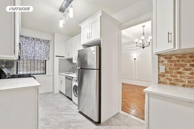 Photo - 215 W 90th St