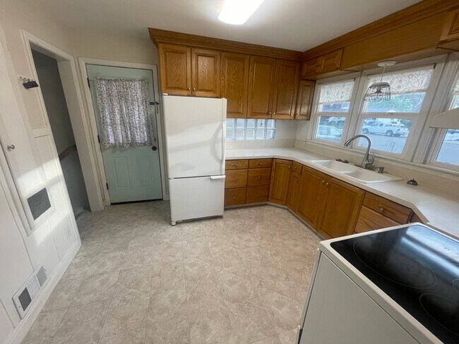 Photo - 1032 N 300 W