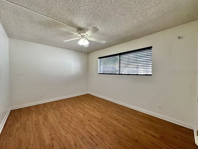 Photo - 1 Bedroom Corner Condo in San Carlos with Parking!