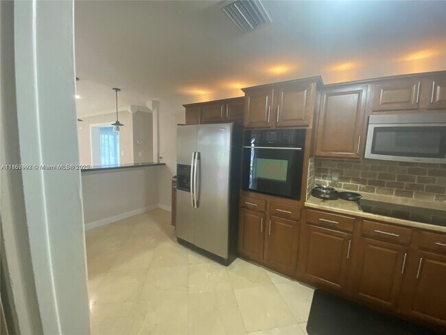 Photo - 1750 NE 40th Pl