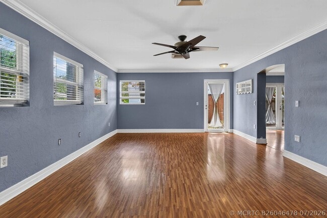 Photo - 1005 Selkirk St