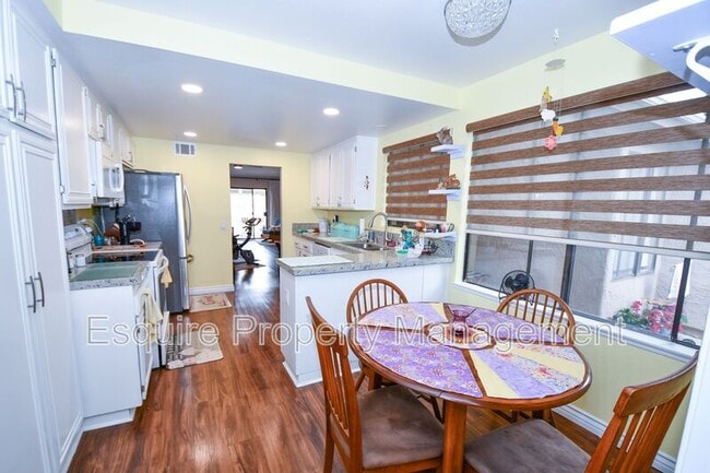 Photo - 17148 Village 17