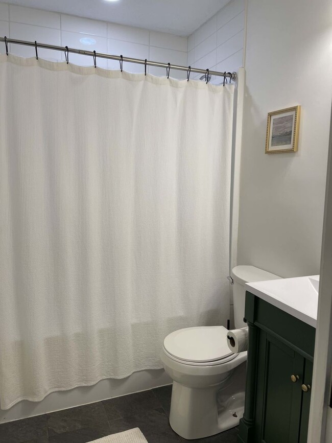 Photo - 3 bedrooms, 2 bathrooms, fenced yard!