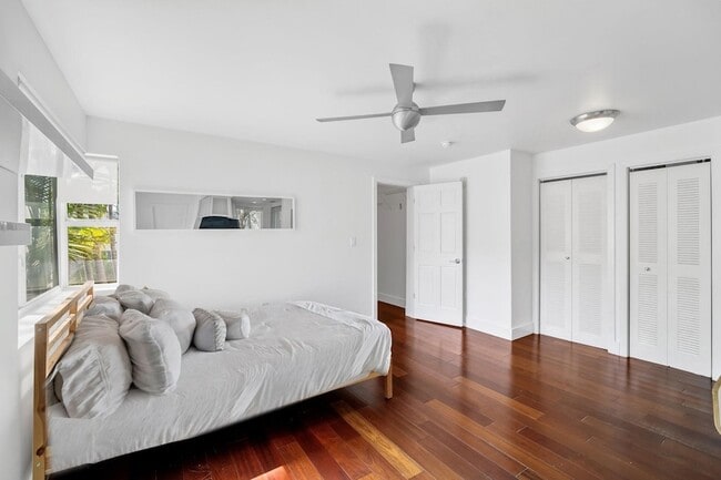 Photo - 741 6th St Unidad 204W