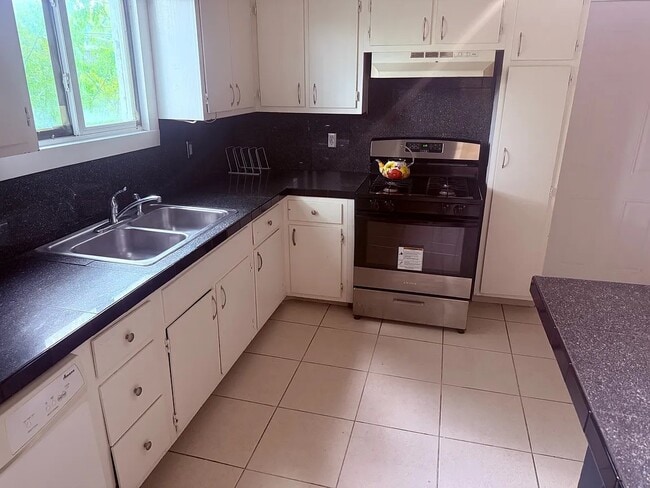 Photo - 285 Richard St