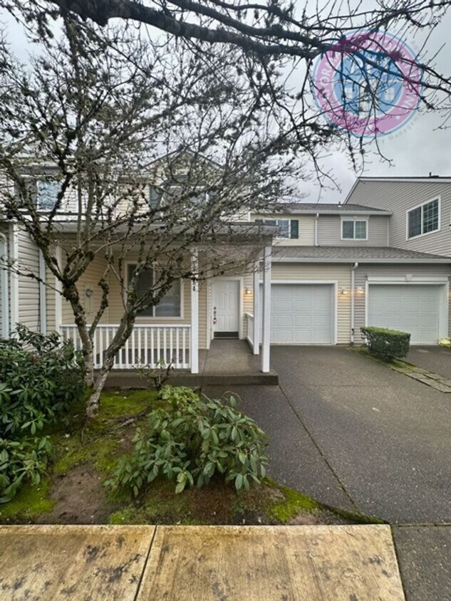 Updated Beatiful Townhome! Large open Kitc... - Updated Beatiful Townhome! Large open Kitc...
