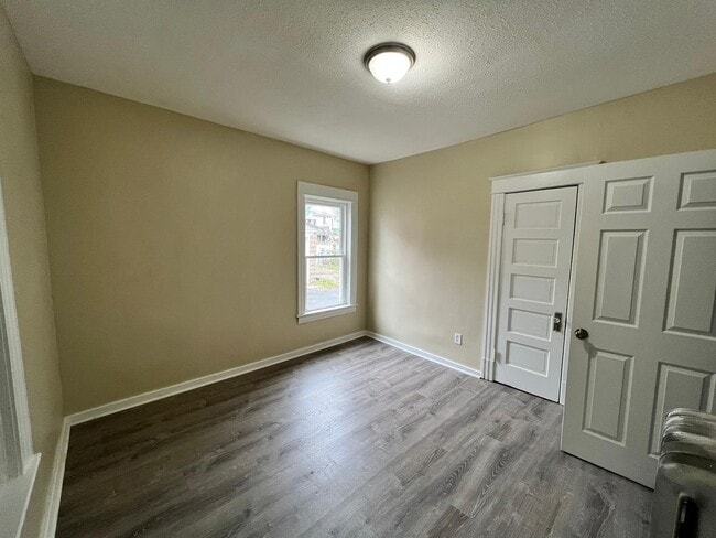 Building Photo - 16 Olivine St Unit #1