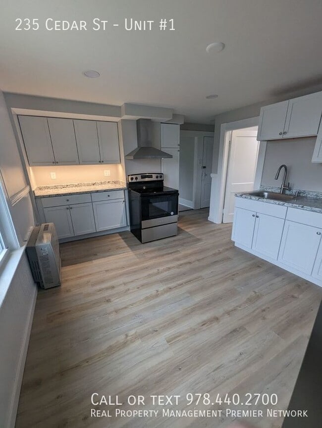 Building Photo - 235 Cedar St Unit #1