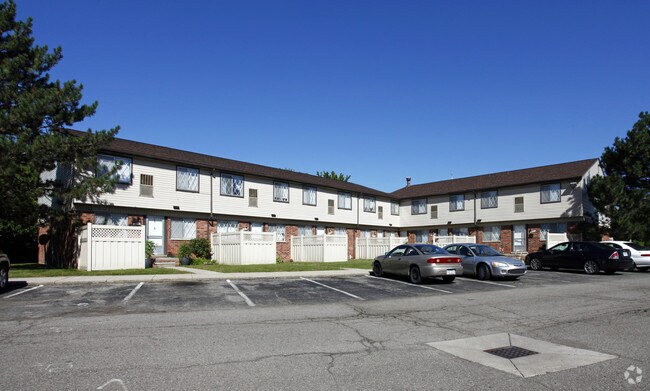 Creekside Village Townhomes - Creekside Village Townhomes