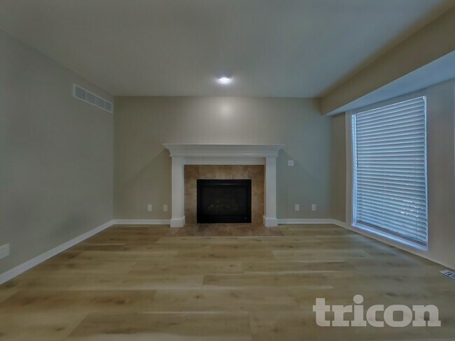 Photo - 2340 SW HawkView Rd