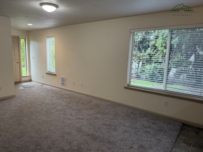 Photo - Updated 2 Bedroom, 2 bath Duplex in Springfield