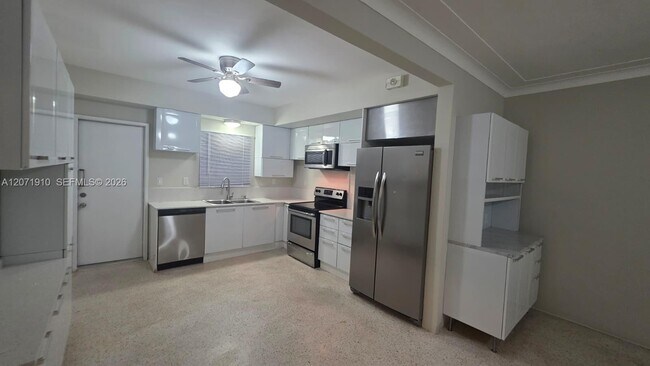 Photo - 260 SW 31st Ct