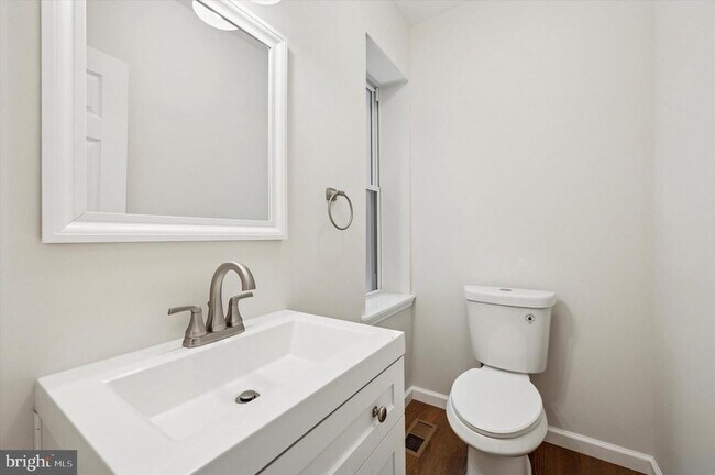 Photo - 2318 Fernon St