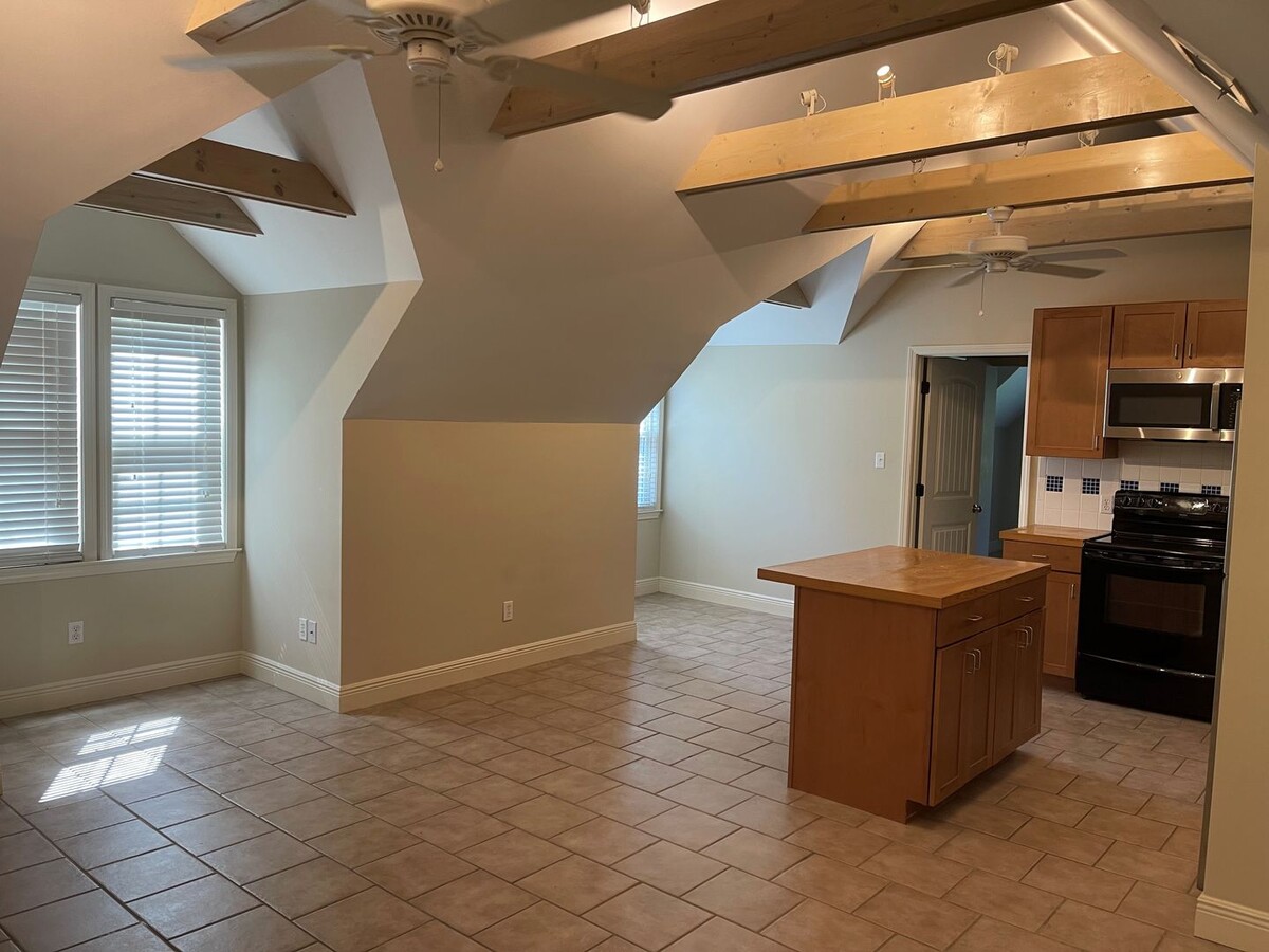 Photo - Beautiful apartment on parklike grounds Unidad Floor 2