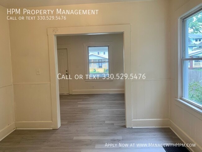 Photo - 1729 Edwards Ave NE