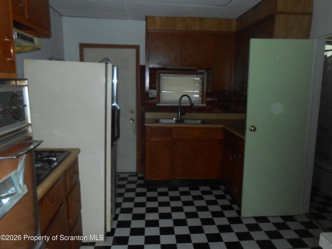 Photo - 716-718-718 Landis St