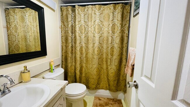 Photo - 138 Salisbury I