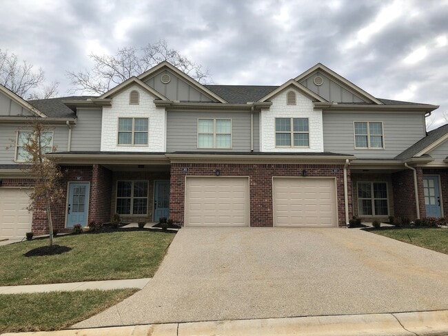 Building Photo - Beautiful 2 Bedroom 2 Bath Condo in Middle...