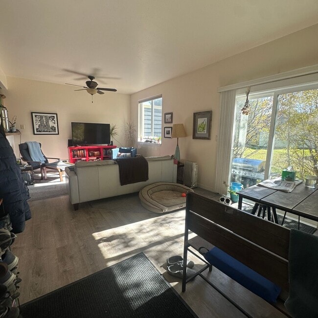 Photo - Spacious  3 bedroom 2.5 bathroom townhouse