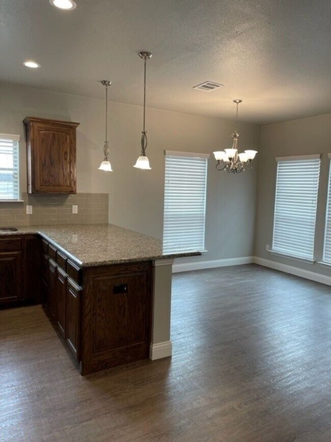 Photo - 4/2 Xtra Parking Fenced Yard BROCK ISD - L...