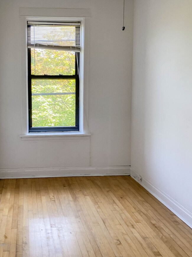 Photo - 2326 N Southport Ave Unit 3