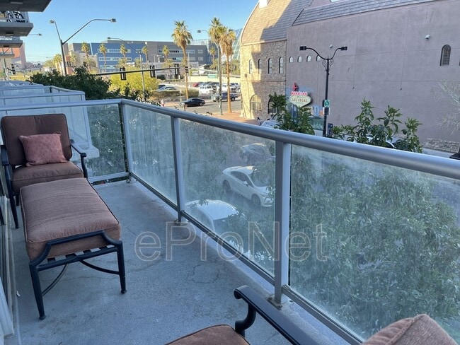 Building Photo - 353 E Bonneville Ave Unit 205 - 1