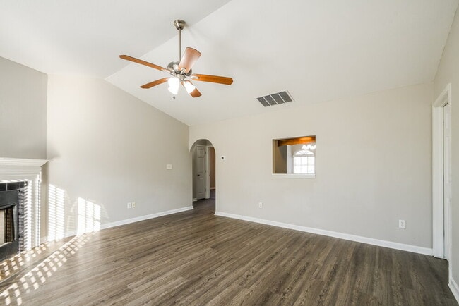 Photo - 2604 Lullwater Ln