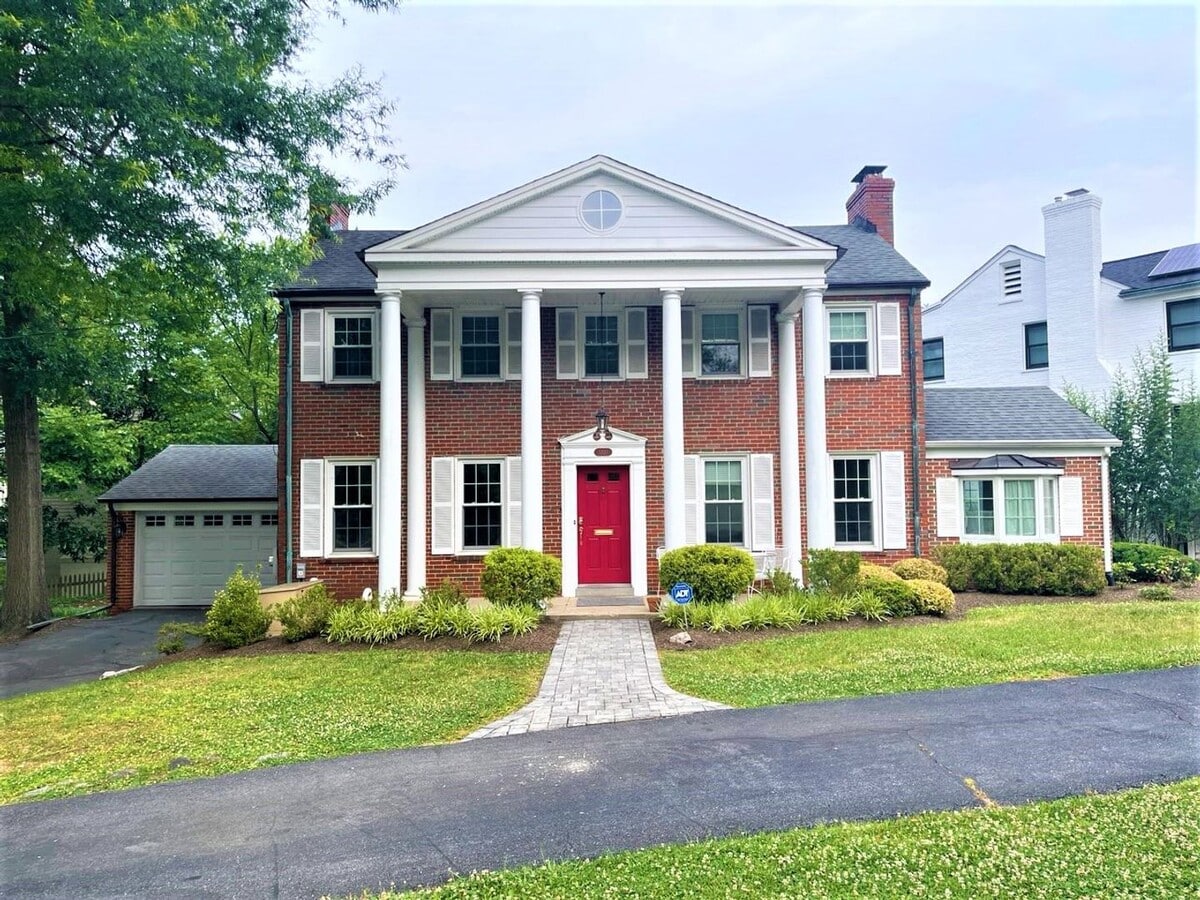 Move in Ready 3 bed/2.5 bath Colonial in Bethesda - Move in Ready 3 bed/2.5 bath Colonial in Bethesda