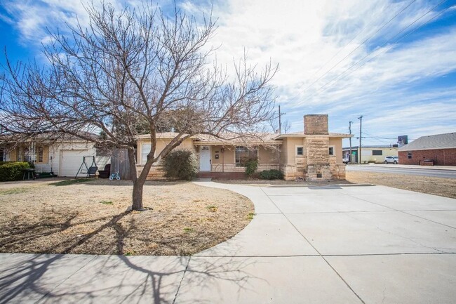 Building Photo - 3019 33rd St Rental