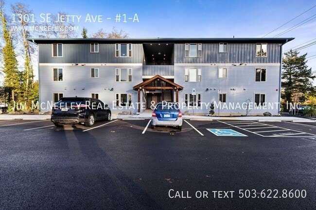 Building Photo - 1301 SE Jetty Ave Unit #1-A
