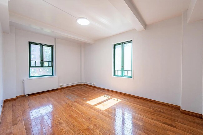 Photo - 1541 Metropolitan Ave Rental