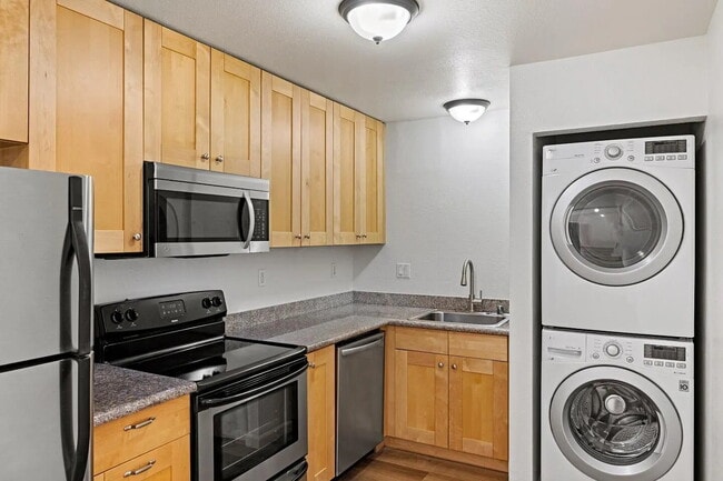 Building Photo - "Charming 1-Bed Oasis with Hardwood Elegan... Rental