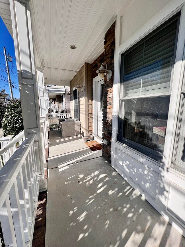 107 N Douglas Ave