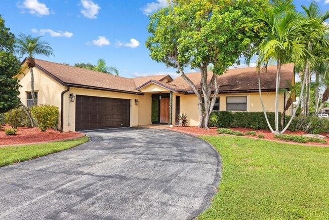 Photo - 563 SW 169th Ave