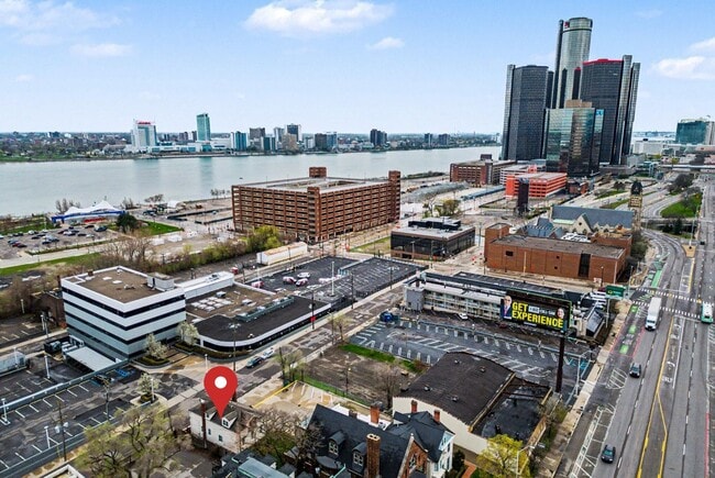 Photo - 1391 Woodbridge St