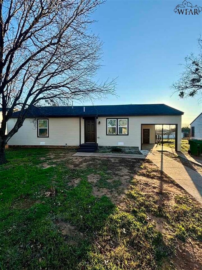 Photo - 1639 Best Blvd House