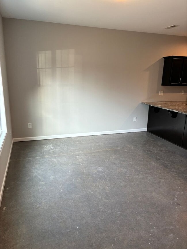 Photo - 805 Lynes St Unit C