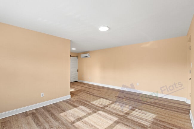 Photo - Seymour Apartments