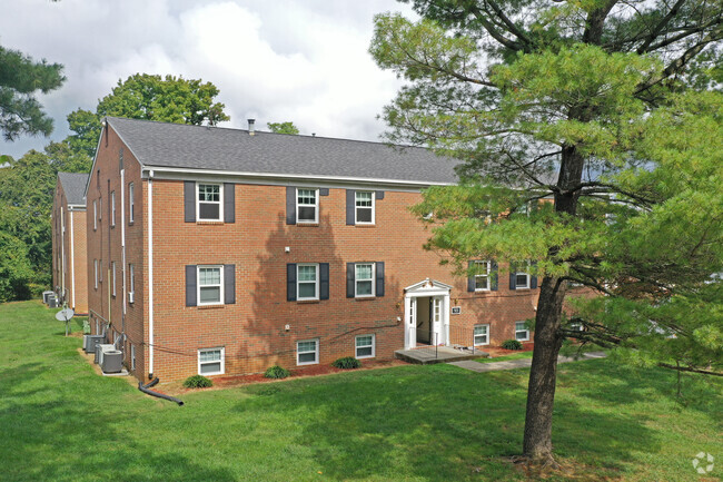 Building Photo - North View Apartments