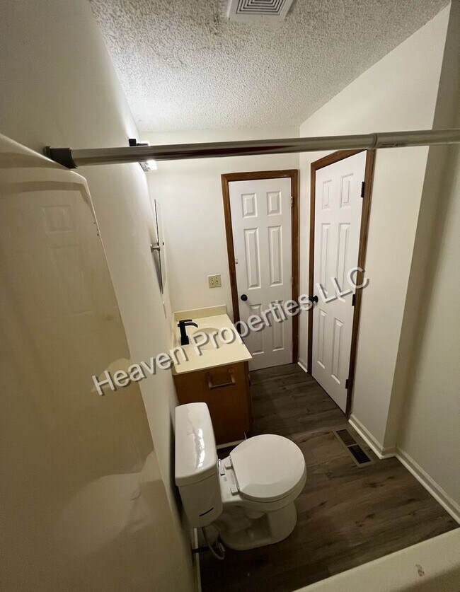 Photo - 519 Leonford St