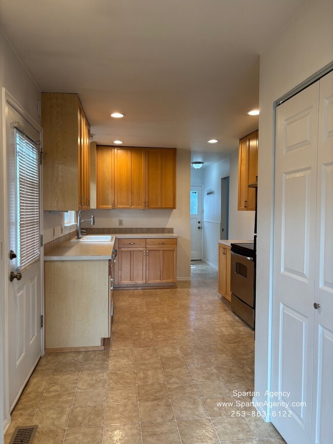 Photo - 1405 4th Ave NW